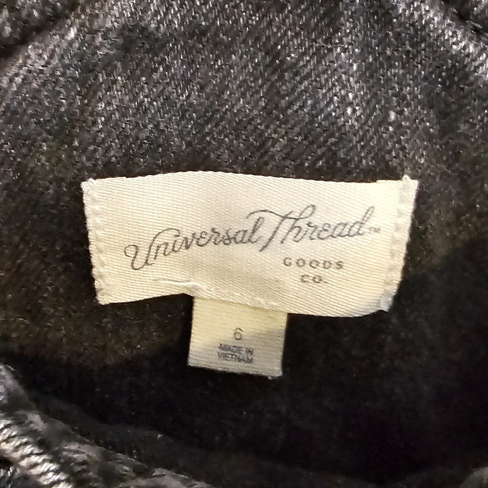 Universal Thread Goods Co. Size 6 Black Overalls Distressed Wash‎ - Picture 3 of 7